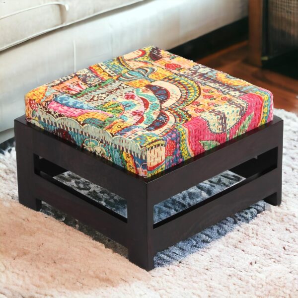 Pouffes & Ottomans